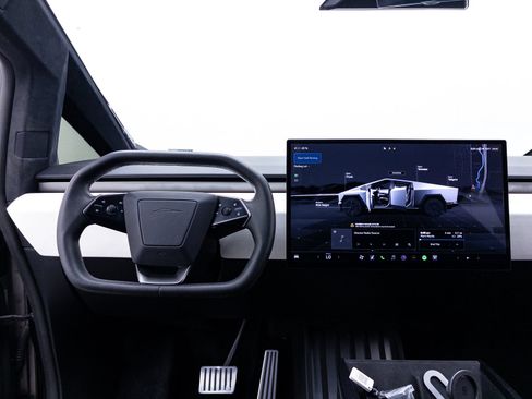 Used 2024 Tesla Cybertruck AWD Crew Cab image 3