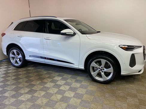New 2025 Audi Q5 Premium Plus image 3