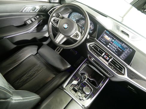 Used 2020 BMW X7 M50i w/ Dynamic Handling Package AWD/4WD image 9