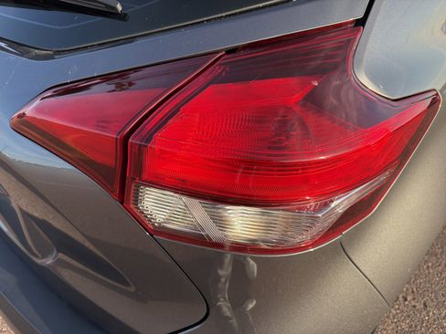 Used 2020 Nissan Kicks S image 24