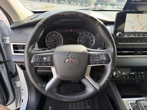 Used 2022 Mitsubishi Outlander SE image 24