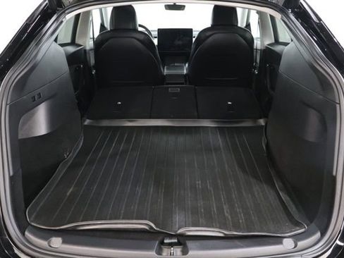 Used 2021 Tesla Model Y Long Range image 30