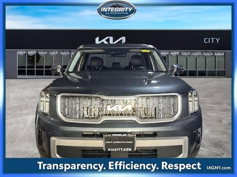Used 2024 Kia Telluride LX image 2