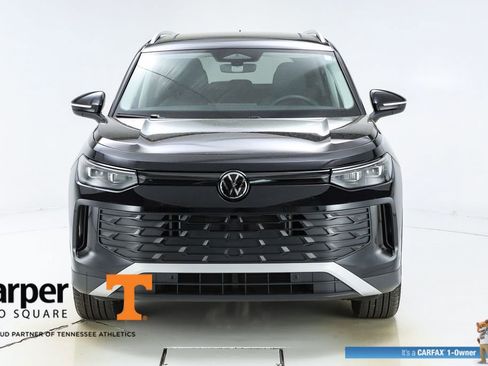 Used 2025 Volkswagen Tiguan SE w/ Panoramic Sunroof Package AWD/4WD image 55