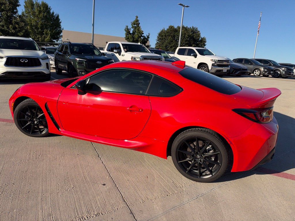 Used 2025 Toyota GR86 Premium RWD image 4