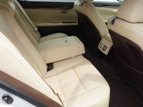 Used 2017 Lexus ES 350 w/ Luxury Package FWD image 10