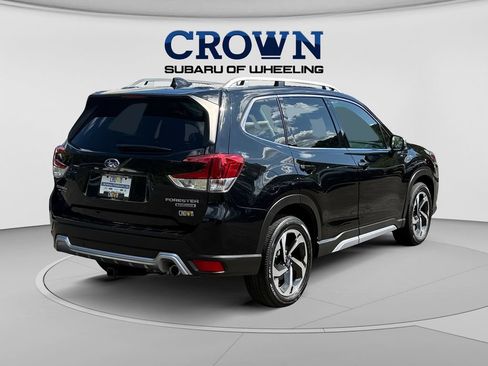 Used 2024 Subaru Forester Touring w/ Convenience Package AWD/4WD image 3