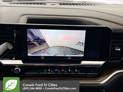 Used 2025 GMC Sierra 3500 SLE w/ SLE Value Package image 19