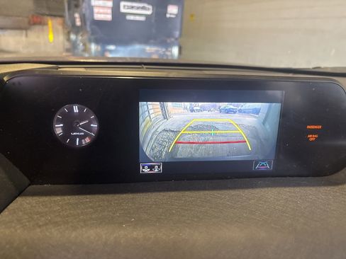 Used 2020 Lexus UX 250h w/ Premium Package image 17