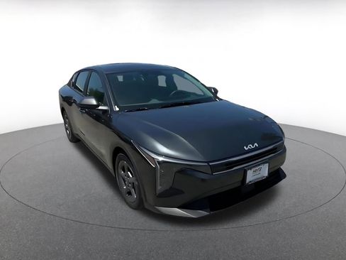 Used 2025 Kia K4 FWD image 3