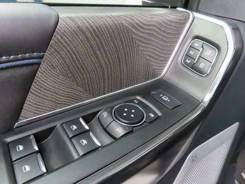 Used 2025 Ford F250 Platinum image 57