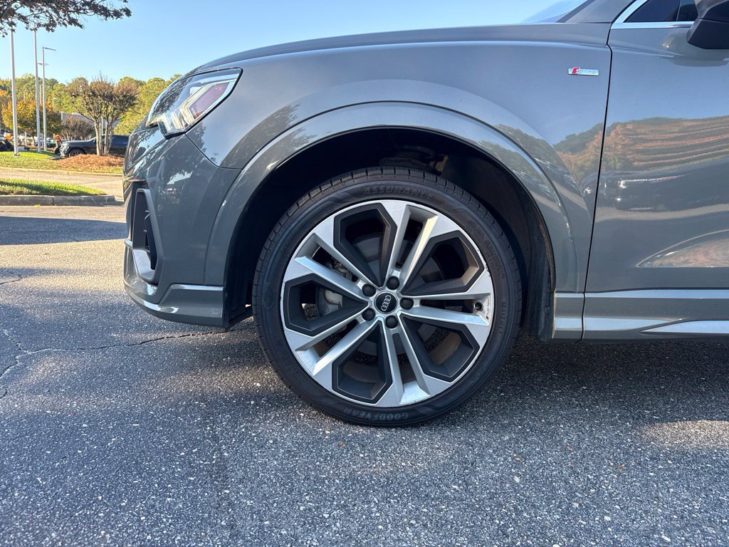 Used 2019 Audi Q3 2.0T Premium Plus w/ Premium Plus Package AWD/4WD image 9