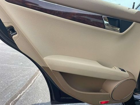 Used 2008 Mercedes-Benz C 300 Sedan image 11
