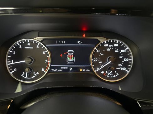 Used 2025 Nissan Pathfinder SL w/ Black Appearance Package FWD image 31