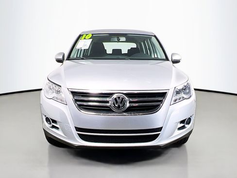 Used 2010 Volkswagen Tiguan S image 11