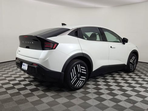 New 2026 Nissan Leaf SV+ w/ Floor Mat Package (SV+) FWD image 5
