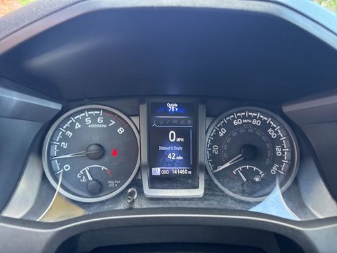 Used 2016 Toyota Tacoma TRD Sport w/ Towing Package AWD/4WD image 33