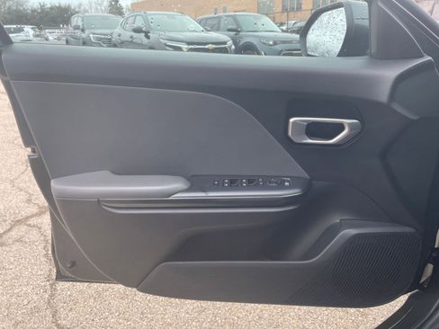 Used 2025 Kia K4 LXS image 18