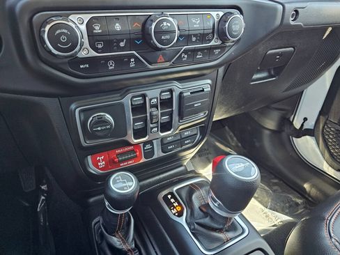 Used 2021 Jeep Gladiator Mojave AWD/4WD image 28