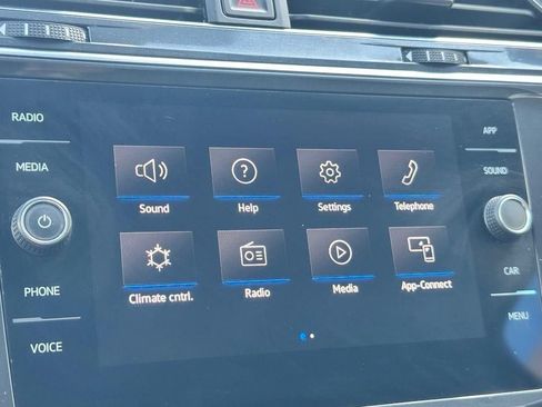 Used 2023 Volkswagen Tiguan SE FWD image 17