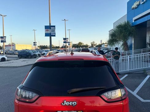 Used 2021 Jeep Cherokee Latitude Lux w/ Comfort/Convenience Group AWD/4WD image 6