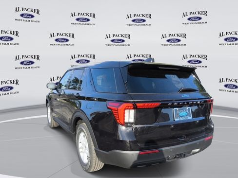 New 2026 Ford Explorer Active RWD image 3