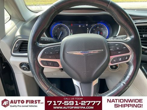 Used 2019 Chrysler Pacifica Touring-L w/ Advanced Safetytec Group FWD image 21