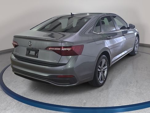 Used 2023 Volkswagen Jetta SE FWD image 6