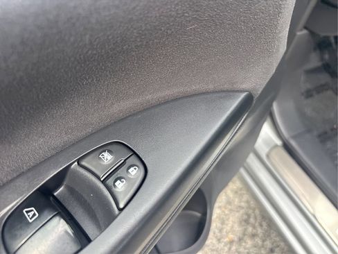 Used 2013 Nissan Sentra SV w/ Premium Pkg FWD image 49