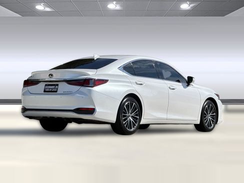 Used 2025 Lexus ES 300h w/ Premium Package FWD image 8