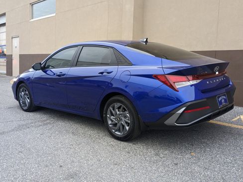 Certified 2025 Hyundai Elantra Sport image 6