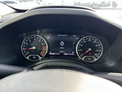 Used 2022 Jeep Renegade Latitude image 11