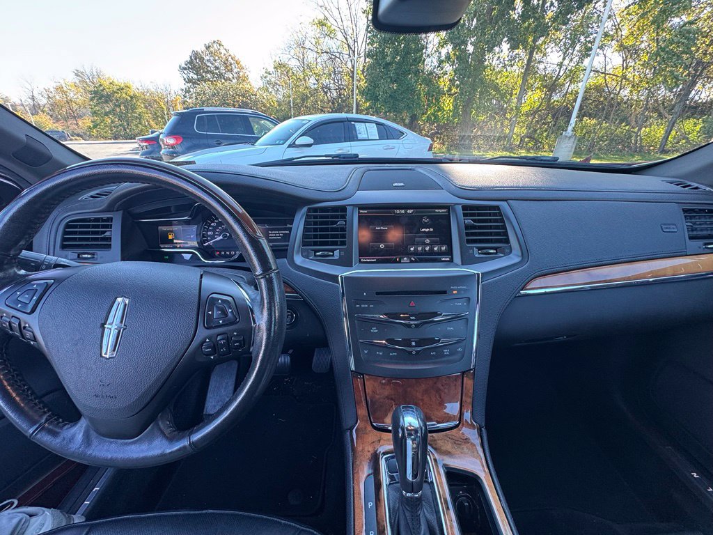 Used 2013 Lincoln MKS AWD image 26