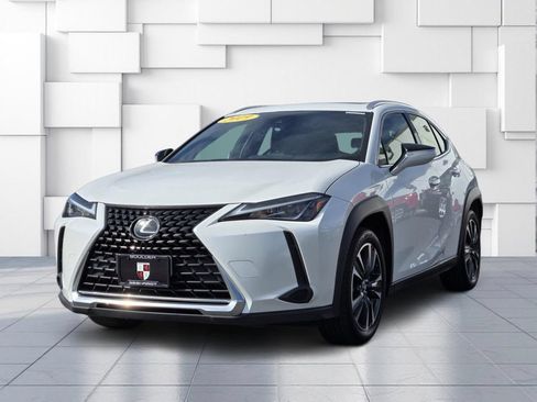 Used 2019 Lexus UX 200 w/ Premium Package FWD image 3