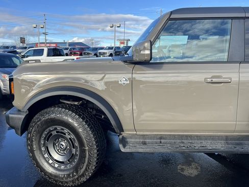 New 2025 Ford Bronco Outer Banks w/ Sasquatch Package image 9