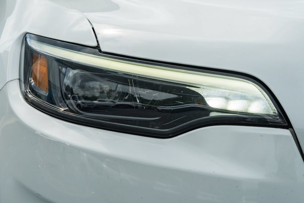 Used 2019 Jeep Cherokee Limited AWD/4WD image 13