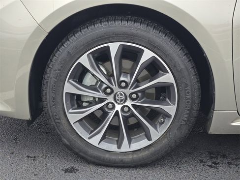 Used 2016 Toyota Avalon XLE Premium image 13