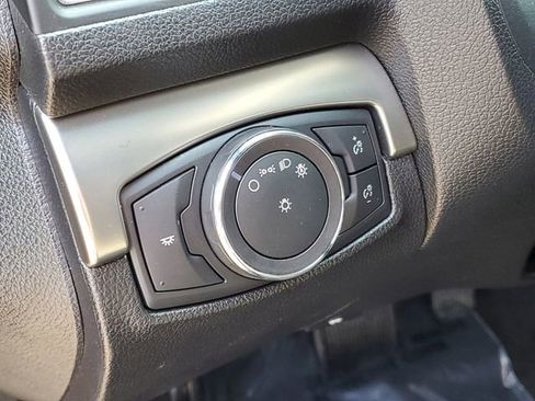 Used 2018 Ford Explorer XLT image 15