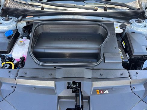 Used 2024 Hyundai Ioniq 6 SE RWD image 8