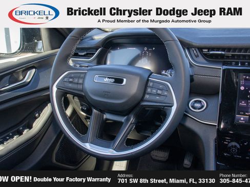 Used 2025 Jeep Grand Cherokee L Altitude image 23