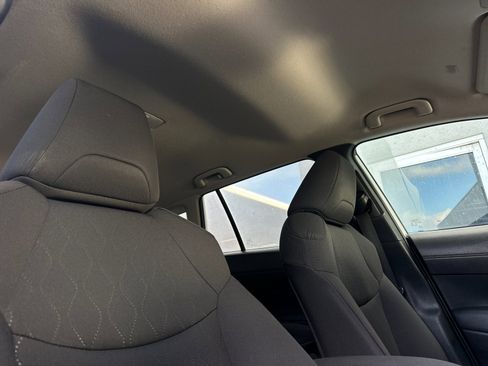 Used 2022 Toyota Corolla Cross LE image 26