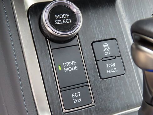 Used 2024 Lexus GX 550 w/ Cold Area Package AWD/4WD image 10