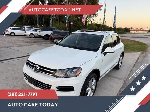 Used 2013 Volkswagen Touareg TDI image 1