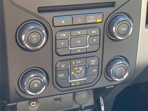 Used 2013 Ford F150 XLT w/ Luxury Equipment Group image 24