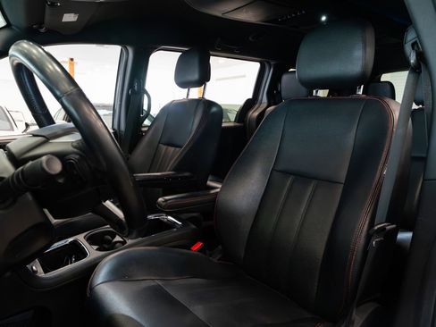Used 2018 Dodge Grand Caravan GT FWD image 7