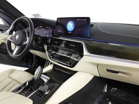 Used 2023 BMW M550i xDrive w/ Executive Package image 13