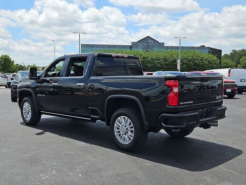 Used 2021 Chevrolet Silverado 2500 High Country w/ Z71 Off-Road Package AWD/4WD image 4