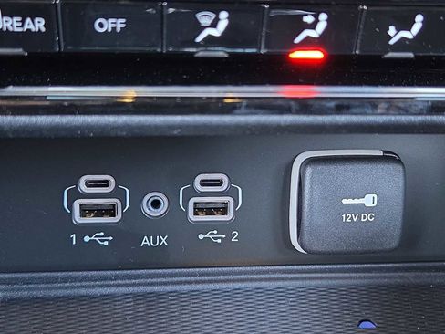 New 2025 Jeep Grand Cherokee Laredo X w/ Luxury Tech Group I image 30