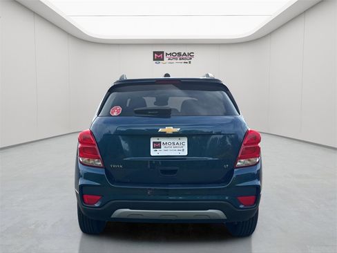 Used 2020 Chevrolet Trax LT w/ LT Convenience Package image 6