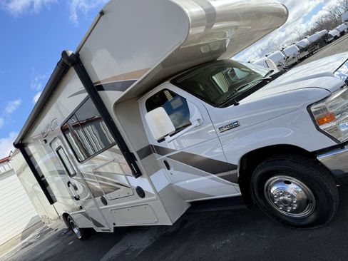Used 2016 Ford E-450 and Econoline 450 Super Duty w/ Motorhome Prep Package image 25
